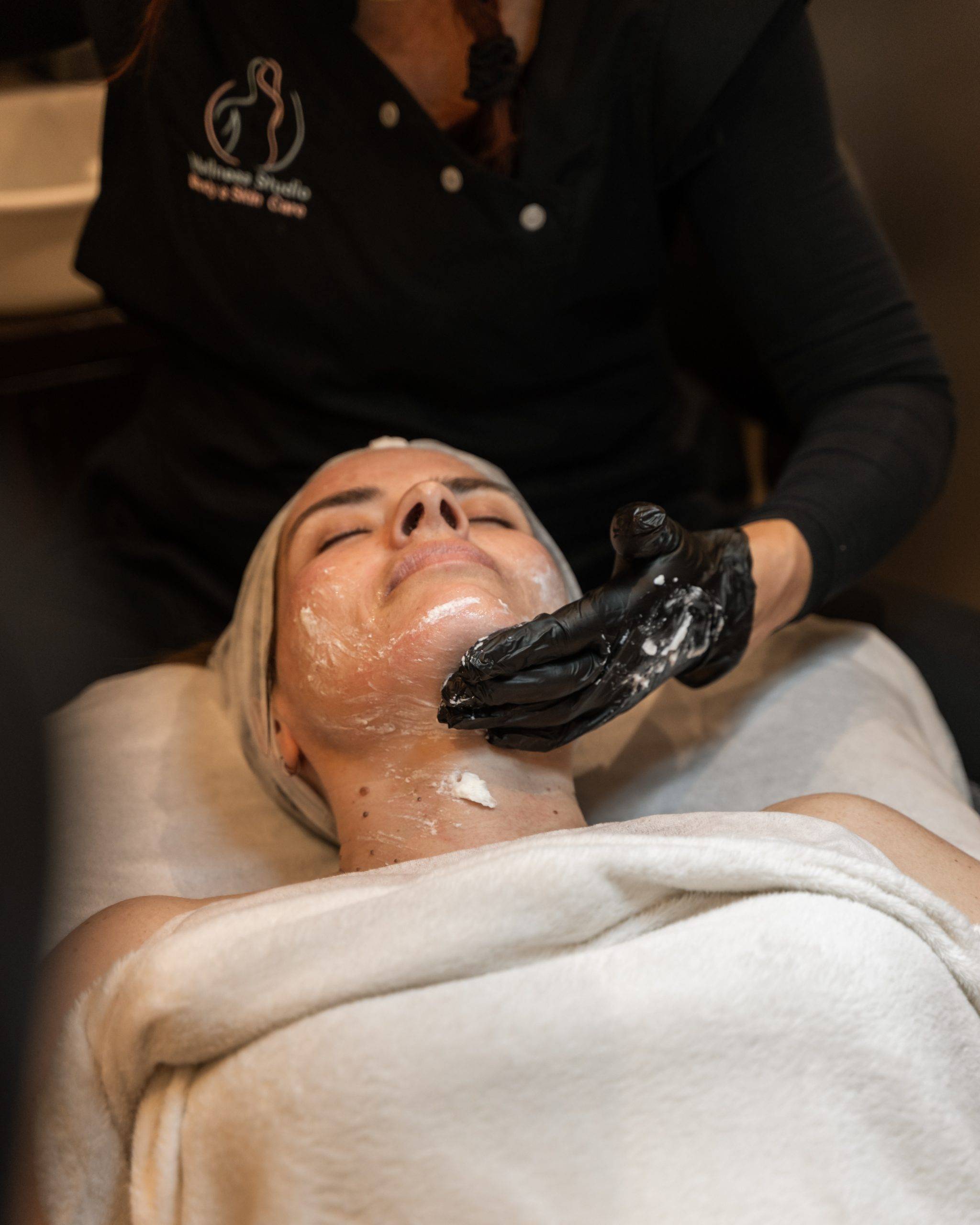 Θεραπεία προσώπου Post-Summer Skin Reset στο Gymnasium Wellness Studio